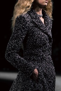 sys-master-content-h80-ha6-10165659402270look-031-d02-fall-winter-2023-24-chanel-show.thumb.jpg.9710ad8cbfb39dc41aefc0ca4450b5fa.jpg