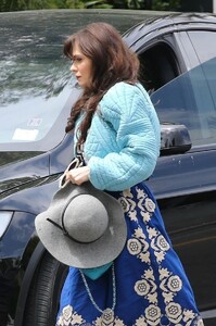 zooey-deschanel-heading-home-after-lunch-in-west-hollywood-04-14-2023-0.jpg