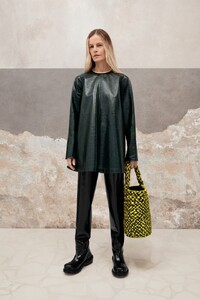 00020-bottega-veneta-prefall-2023-credit-brand.jpg