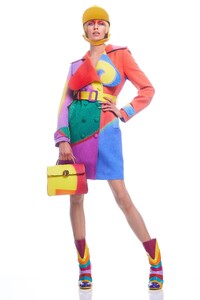 00037-Moschino-Pre-Fall-22-credit-Marcus-Mam-courtesy-of-Moschino.thumb.jpg.97c1ed3b92cb6670f38013a1ee54b535.jpg