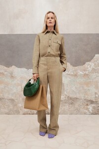 00044-bottega-veneta-prefall-2023-credit-brand.jpg