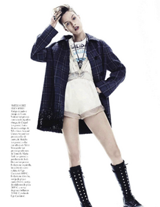 1032253524_Vogue_Spain_-_Noviembre_2013(dragged)30.thumb.png.f4b1b50680821c888ba6f40d0aff687f.png