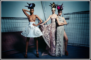 1111734833_Couture2011(5).thumb.jpg.b7be5e66d2b8370ad46a77b14f95834b.jpg
