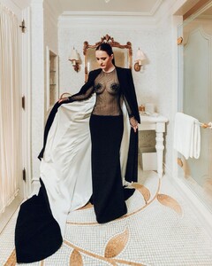 1280full-rachel-brosnahan (3).jpg