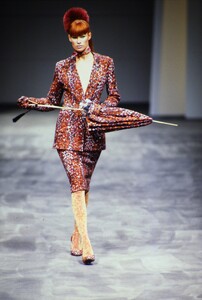 121067466_Missoni1995WomenRTW45.thumb.jpg.93c227d878a9fa8496b94c2ae75676fd.jpg