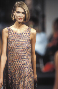 1299582084_Missoni1992WomenRTW32.thumb.jpg.82ec4b2a576834dc8b642204ccb8c156.jpg