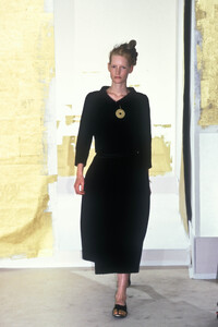 139718334_Chanel1998HauteCouture87.thumb.jpg.d308993946408980b7ee60c625aa028d.jpg