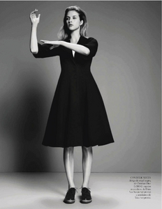 1426637087_Vogue_Spain_-_Noviembre_2013(dragged)41.thumb.png.51a2db4ef2295105502524da7ec7fb74.png