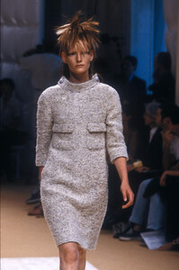 1451327860_Chanel1999HauteCouture12.thumb.jpg.a1f523b51762e102c4008cfb918bcca6.jpg