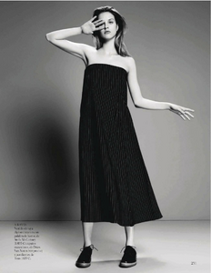1487966661_Vogue_Spain_-_Noviembre_2013(dragged)36.thumb.png.cafa592e7031a937d355ad03636995a5.png