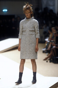 1827413293_Chanel1999HauteCouture11.thumb.jpg.f30d750ba407bf032ad859282e6dc04c.jpg