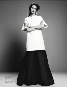 1828475164_Vogue_Spain_-_Noviembre_2013(dragged)40.thumb.png.9b188353aa9c9f0d53da0a5c916fbfe3.png