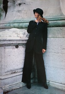 Mango Herbst-Winter 1993 by Mario Testino (7).jpg