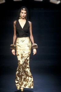 269648564_Valentino1992HauteCouture125.thumb.jpg.367544dffdffaf86fe19f2206160ded0.jpg