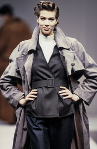 398765025_Lanvin1992WomenRTW11.thumb.jpg.16643927200e91812745f68f2a650337.jpg