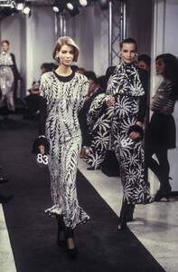 499029196_Missoni1992WomenRTW40.thumb.jpg.f4294acc8e7ca6333f425f5cb42ca3e9.jpg