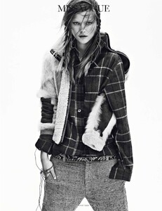 527661391_vogue-paris-2013-septembre(dragged)14.thumb.jpg.ca9f585fc8846ac81e738ff6496255e0.jpg