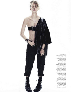 647841131_Vogue_Spain_-_Noviembre_2013(dragged)39.thumb.png.d2f58e1090543d800f5264589ddb2224.png