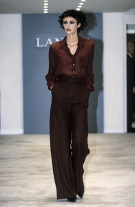 685483910_Lanvin1998WomenRTW15.thumb.jpg.45c538561530b2feb9bcdd1c841f63c3.jpg