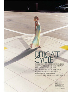 Elle-USA-March-2013-447.thumb.jpg.9bf39e20e11d068cb6b6d2cc068e4ab8.jpg