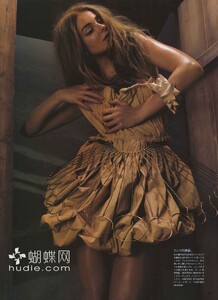 Eniko_Summerton_Vogue_Japan_June_2009_06.thumb.jpg.0a2f27c9e2af616c28a40ccade03f11e.jpg