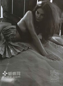 Eniko_Summerton_Vogue_Japan_June_2009_07.thumb.jpg.f9c6072a8323fdb53331780837f1782d.jpg