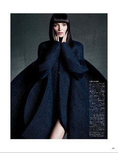 Vogue_Japan_-_September_2014-219.thumb.jpg.3da675e0ad8aa793079fea59d4f49ea0.jpg