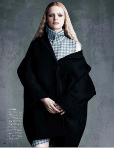 Vogue_Japan_-_September_2014-248.thumb.jpg.e9a32fdb9ce7071c2edd396358b19136.jpg