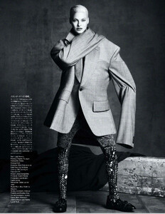 Vogue_Japan_-_September_2014-262.thumb.jpg.76c44f2b6580e2d8ead8419eaa908e3b.jpg