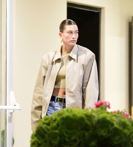 hailey-and-justin-bibeber-on-a-date-night-in-hollywood-05-04-2023-2.jpg