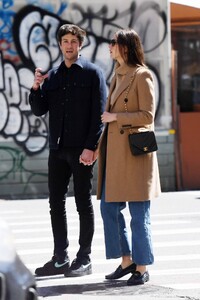 karlie-kloss-and-joshua-kushner-out-in-new-york-04-02-2023-3.jpg