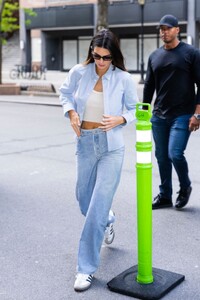 kendall-jenner-out-and-about-in-new-york-05-03-2023-2.jpg
