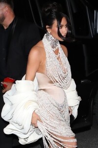 kim-kardashian-arrives-at-her-hotel-after-2023-met-gala-in-new-york-05-01-2023-0.jpg