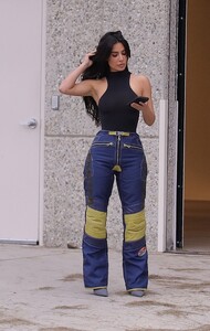 kim-kardashian-leaves-her-offices-at-calabasas-04-28-2023-5.jpg