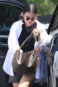 lucy-hale-out-for-breakfast-in-los-angeles-04-24-2023-0.jpg