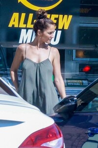 minka-kelly-and-dan-reynolds-at-a-tanning-salon-in-los-feliz-05-19-2023-1.jpg