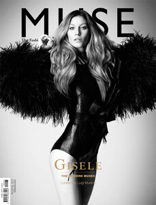 muse25covergiseledefxst.thumb.jpg.02748fa4709fd4ab159a7b161e18a973.jpg
