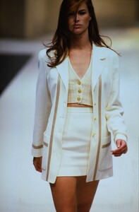 salvatore-ferragamo-ss-1994-7.thumb.jpg.f0b56cc045661e42e54b5c6287b65727.jpg