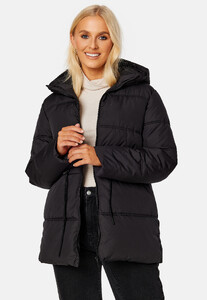 selected-femme-alina-puffer-jacket-black_3.jpg