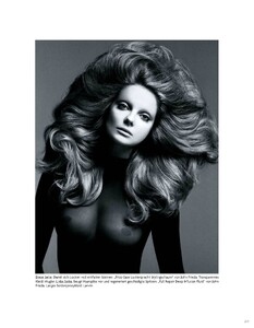 vogue-germany-april-2012-hairy-tales_(8).thumb.jpg.7e36cf819d04e7ffb017469ead1b632a.jpg