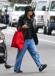 zoe-kravitz-out-and-about-in-new-york-05-04-2023-4.jpg