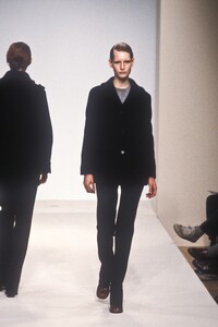 557628952_Prada1996WomenRTW101.thumb.jpg.fc88107cb6303e3b64966f3716e373cd.jpg