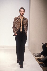 587006788_Prada1996WomenRTW43.thumb.jpg.1ee94be6e29ce8be5282384989f4459c.jpg