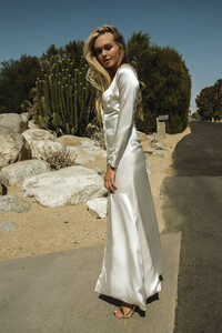 L'eto-Bridal-Wedding-Gowns-Palm-Springs-Collection_-26.jpg
