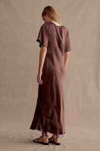 MIA_DRESS_ESPRESSO_BACK_2048x2048_c3c877f4-7acc-4a8b-b823-897360386b41_800x1200.jpg