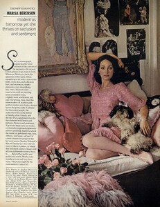 Romantics_US_Vogue_December_1973_08.thumb.jpg.c3946a9a440e9567a09d191ae9c7ee03.jpg