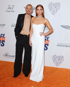ashlee-simpson-at-30th-annual-race-to-erase-ms-gala-in-los-angeles-06-01-2023-5.jpg