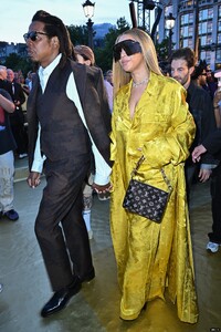 beyonce-jay-z-lc-230620-6eb010.jpg