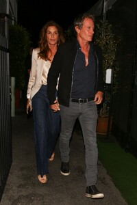 cindy-crawford-and-rande-gerber-leaves-giorgio-baldi-in-santa-monica-05-24-2023-2.jpg