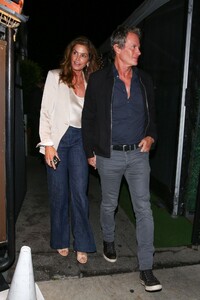 cindy-crawford-and-rande-gerber-leaves-giorgio-baldi-in-santa-monica-05-24-2023-3.jpg